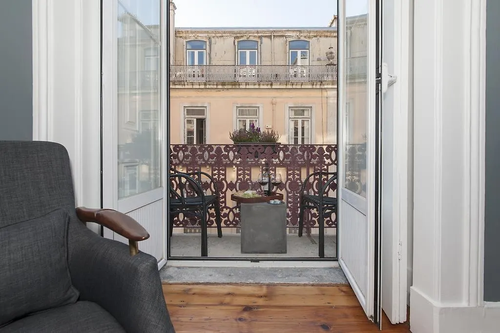 Lisbon Cheese & Wine Suites 4*,