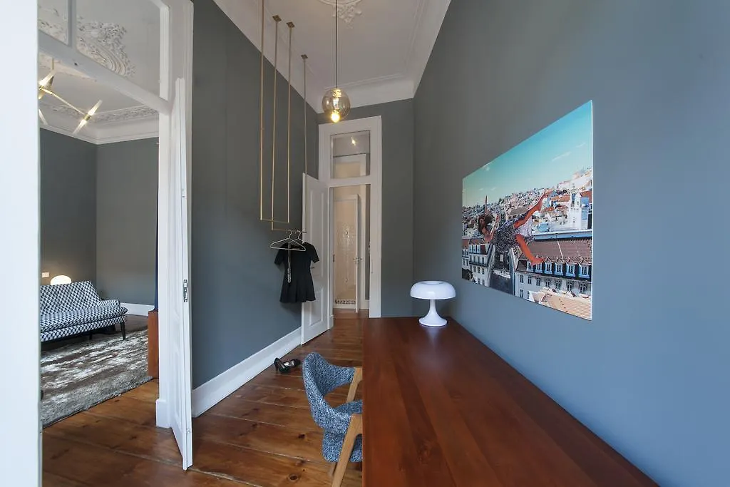 Lisbon Cheese & Wine Suites 4*,
