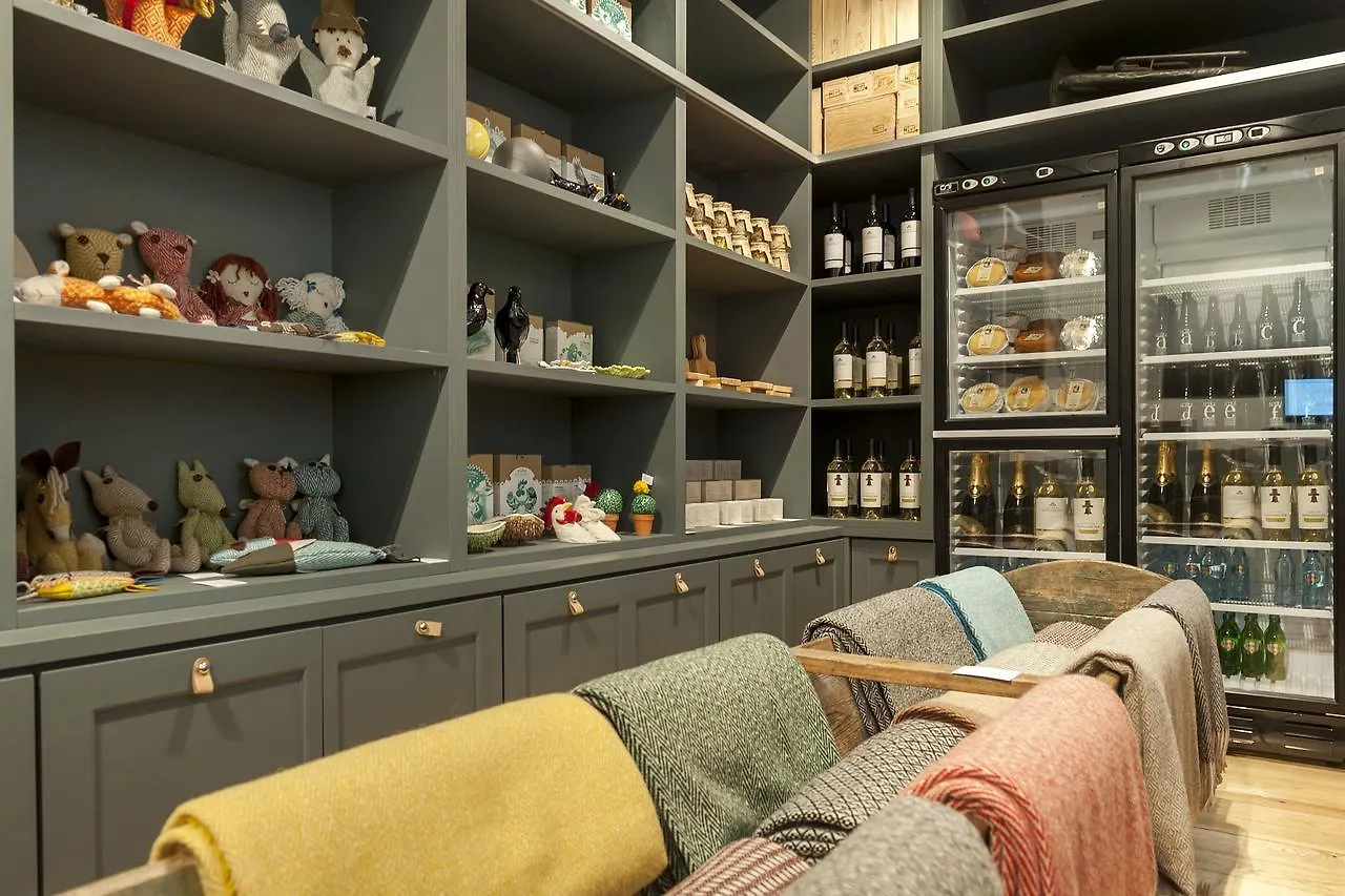 Lisbon Cheese & Wine Suites