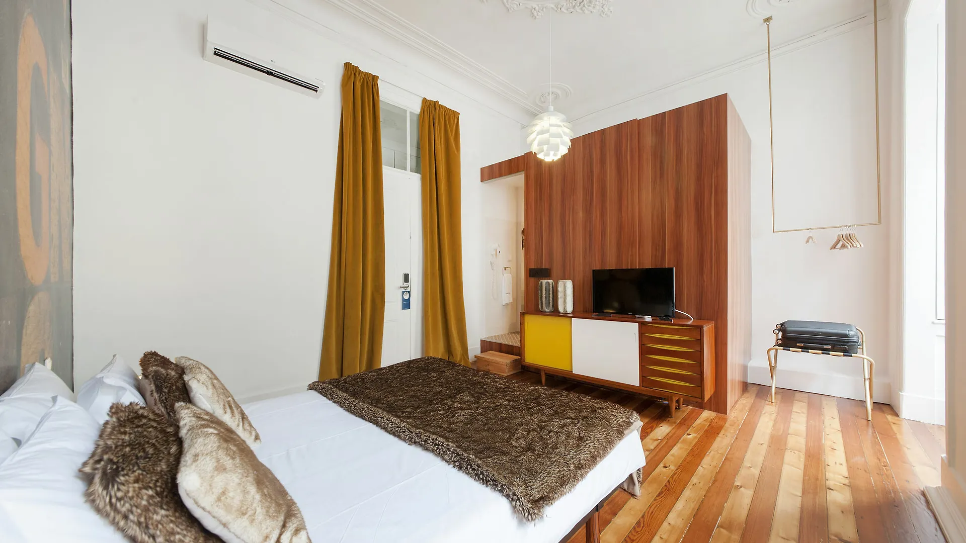 Lisbon Cheese & Wine Suites