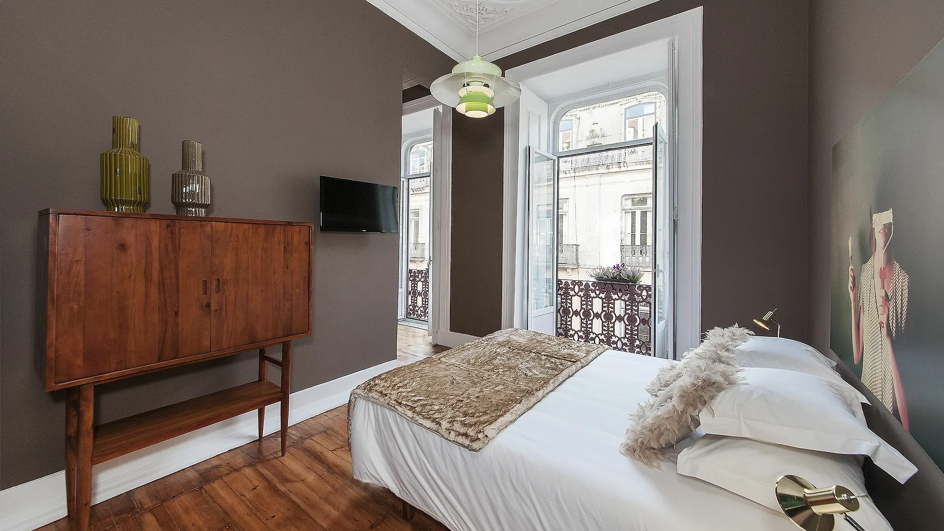 Lisbon Cheese & Wine Suites