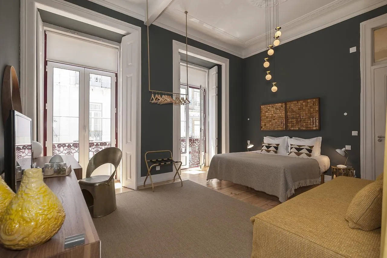 Lisbon Cheese & Wine Suites 4*,